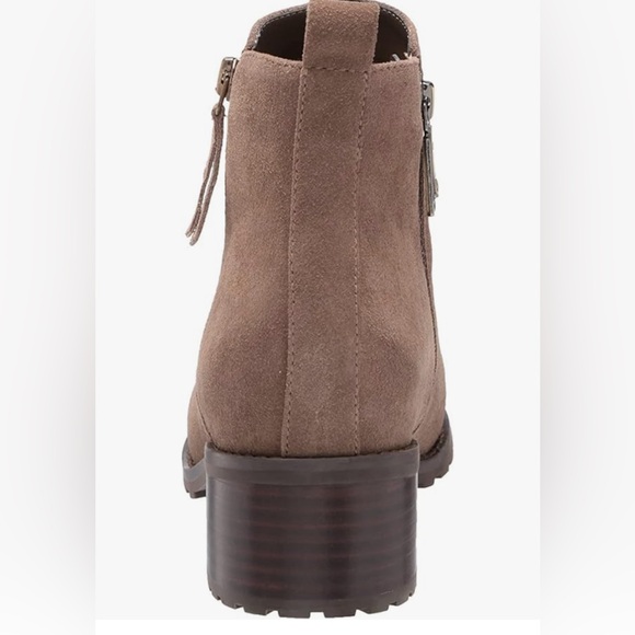 Blondo Waterproof Suede Ankle Boots with Natural Rubber soles Side Zips size 7M - Picture 8 of 9